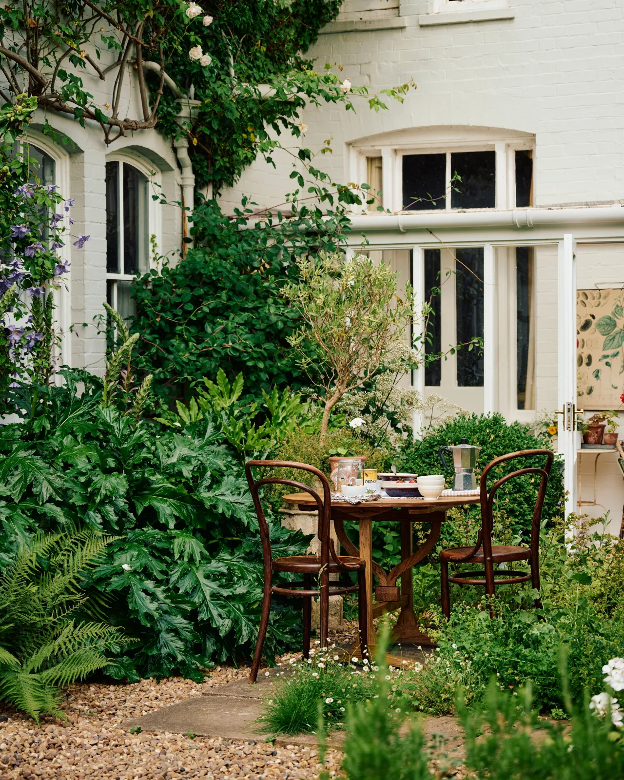 The Petite Vineyard Table | deVOL Kitchens
